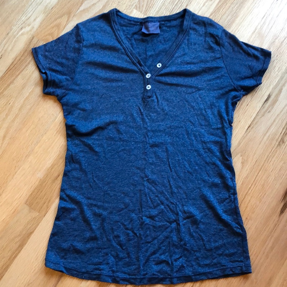 Beautiful blue Michael Stars maternity tee
